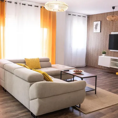 Apartamento Cassa De La Selva Apartment *